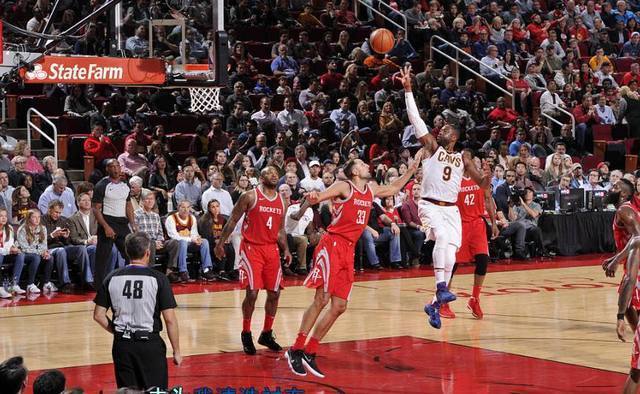 中路则由中 中路则由中